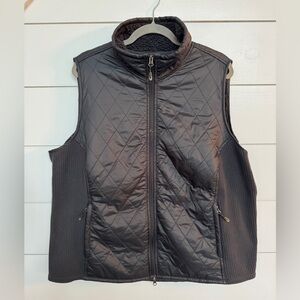 L.L. Bean Women’s Black Quilted Puffer Vest
Size 2X